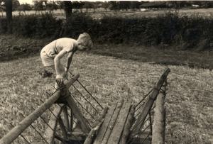 19 004
